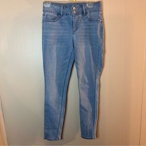 d. Jeans Size 4 Straight Leg Button Fly Light Wash Jeans EUC
